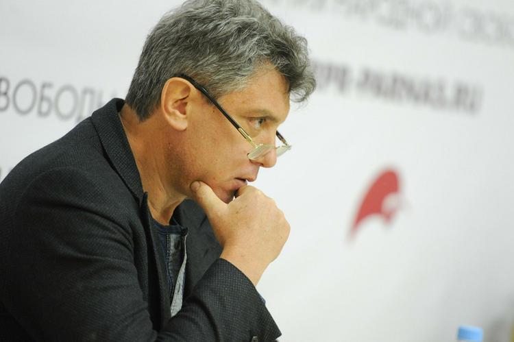 Андрей Караулов раскрыл вероятное происхождение богатства политика Бориса Немцова