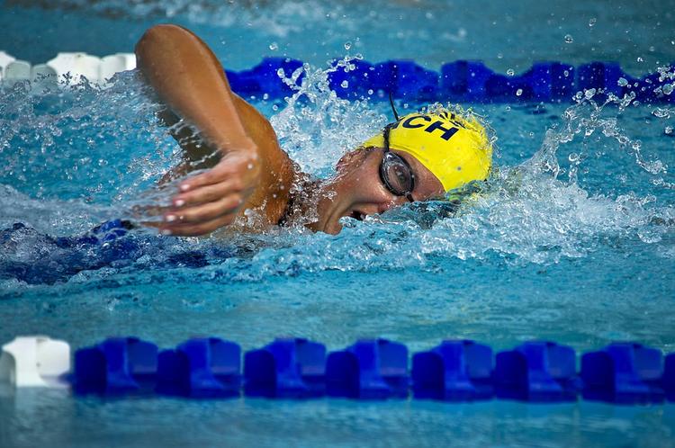 На чемпионате России 14-летняя пловчиха Евгения Чикунова  показала лучший  результат, чем у Юлии  Ефимовой