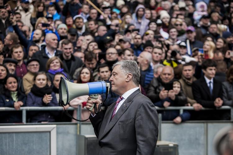 Политтехнолог озвучил единственный шанс Порошенко на сохранение власти на Украине