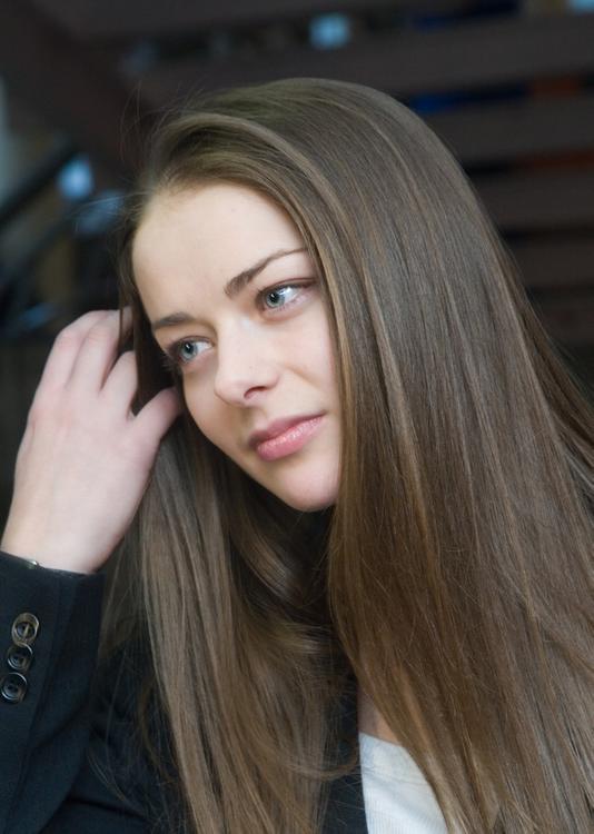 Актриса Марина Александрова без макияжа выглядит на 16 лет