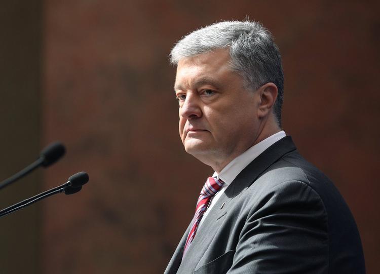 Адвокат Порошенко подал иск о снятии Зеленского с выборов президента Украины