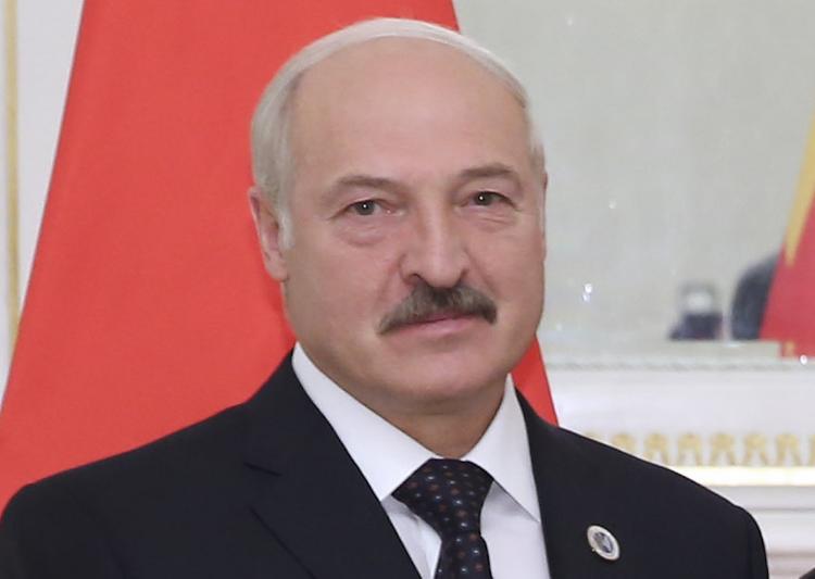 Лукашенко поздравил Зеленского с победой на выборах президента Украины