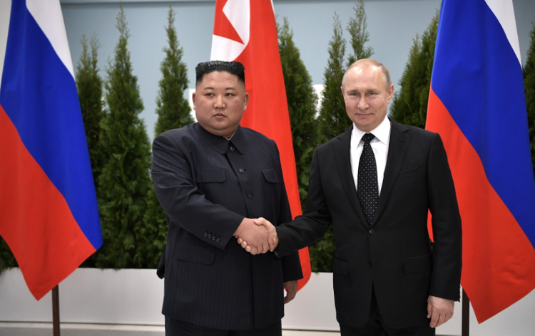 Эксперт рассказал о встрече Владимира Путина и Ким Чен Ына