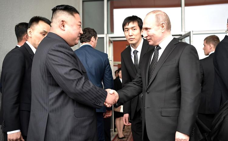 Путин и Ким Чен Ын обменялись холодным оружием