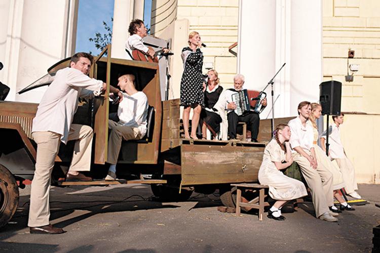 В Театре Армии открыли Аллею звёзд