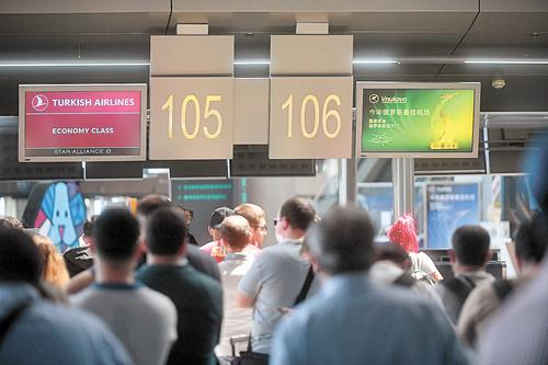 Россия возобновила авиасообщение на десяти направлениях