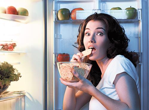 Врач Григорий Конев: есть на ночь - полезно, если это делать грамотно