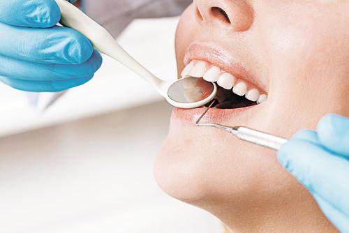 Зубной налёт появляется из-за болезней и курения
