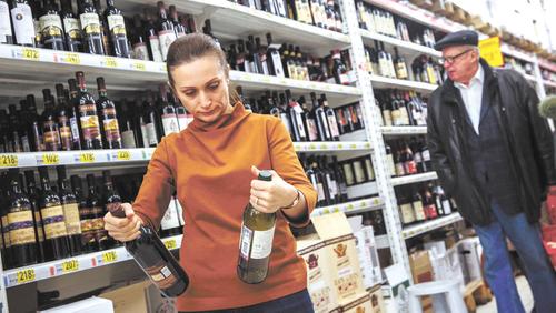 Дефицит российского винограда может привести к росту цен на вино