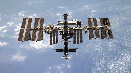 В России срок производства космического спутника составляет 15–18 месяцев