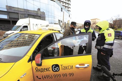 В России поездки на такси могут стать намного дороже
