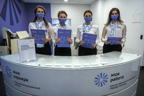 Российские министерства сообщают о нехватке миллионов специалистов