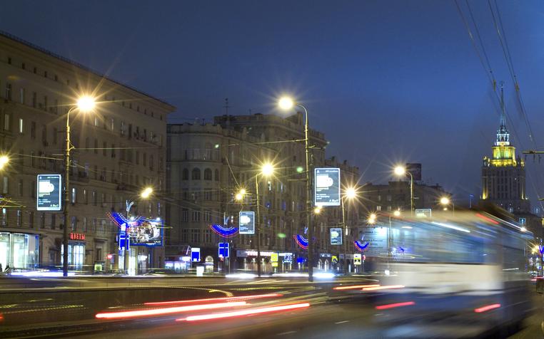 На Кутузовском проспекте в Москве автомобиль Минобороны сбил человека