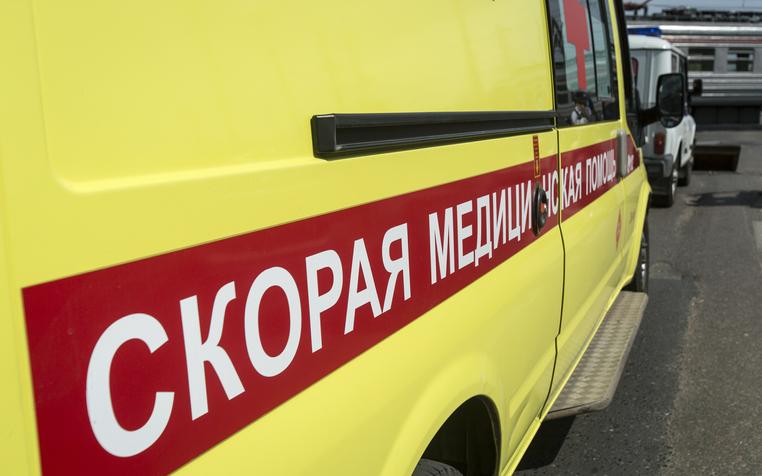 В Екатеринбурге пенсионер сбросил с 16 этажа на мать двоих детей 20 кг стали