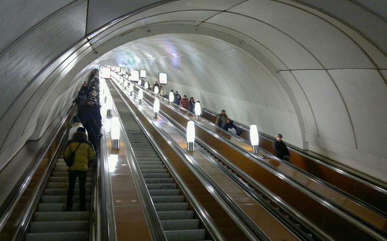 В Санкт-Петербурге экстренно закрыли станцию метро
