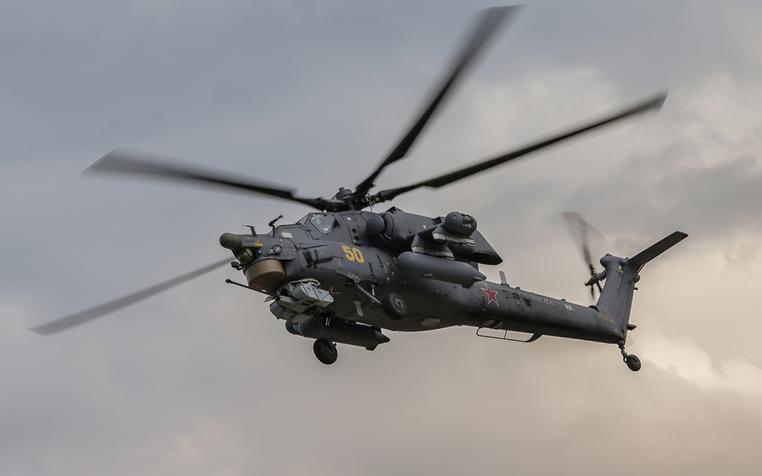 На Ямале экстренно сел вертолет Ми-8