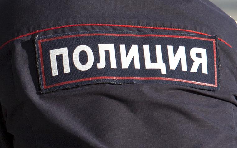 &laquo;Газель&raquo; опрокинулась в пруд на севере Москвы