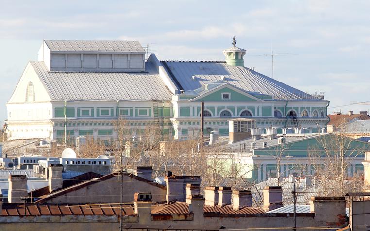 Сотрудник Мариинского театра призвал отравившихся коллег есть только дома
