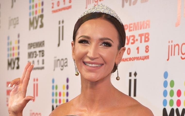 Бузова даст попробовать свои булочки