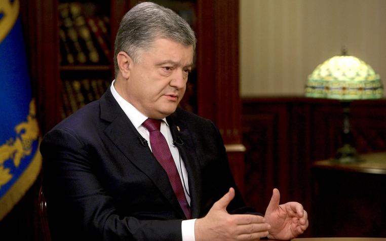 В СМИ появилась информация о ноябрьской зарплате Порошенко