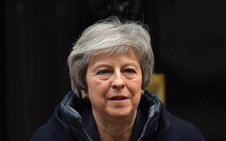 СМИ: Тереза Мэй отложила голосование парламента по Brexit