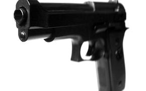 В Москве мужчина испугал пассажиров в метро игрушечным пистолетом