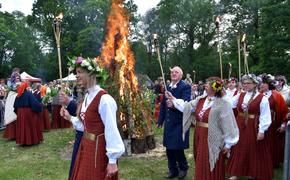Праздник Лиго: Латвия в ожидании самой короткой ночи в году