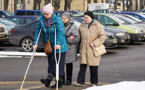 Пенсионеры Латвии получат доплаты