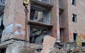 В Подмосковье обрушилось здание бывшего детского лагеря, под завалами могут быть люди