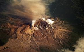 Новое извержение: Камчатский вулкан Шивелуч выбросил столб пепла высотой 7 километров