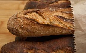 Пенсионеру отказались продавать хлеб из-за слишком мелких денег