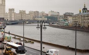 Из Москвы-реки вытащили мужчину