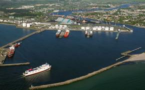 Латвия: государство хочет управлять портом Вентспилса