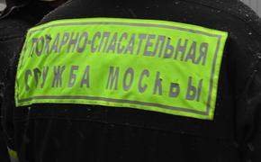 Движение в районе пожара на складе в Москве перекрыто