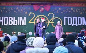 На Спартановке в Волгограде открыли новогоднюю елку