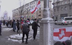 В Минске прошел перфоманс-митинг против интеграции с Россией
