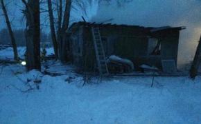 В Томской области устанавливаются личности 10 человек, погибших при пожаре дома  в поселке Причулымский