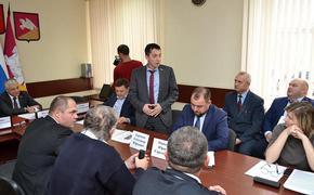 Депутаты ЗСК держат на контроле решение вопросов, волнующих кущевцев