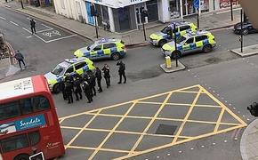 В Лондоне теракт  — неизвестный порезал ножом несколько человек