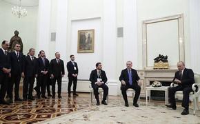 Переговоры с Эрдоганом велись около статуи Екатерины II и картин о русско-турецкой войне 
