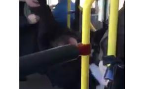 На Украине из-за кашля избили пассажира и вытолкали из автобуса