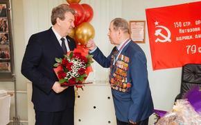 Депутат Госдумы поздравил с юбилеем челябинского фронтовика