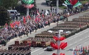 Видео, как солдат потерял сознание на параде Победы в Белоруссии