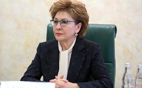 Карелова прокомментировала ситуацию с выплатами медикам в регионах