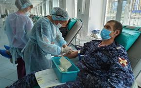 Сотрудники и военнослужащие Росгвардии по Красноярскому краю  сдали кровь для  врача  клинической  больницы