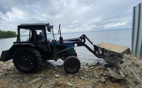 На озере Увильды сносят незаконные ограждения