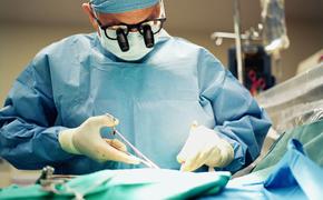 Совгаванские хирурги провели срочную операцию больному коронавирусом 