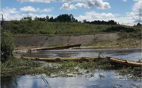 Нефтепродукты попали в реку после утечки в депо Комсомольска-на-Амуре