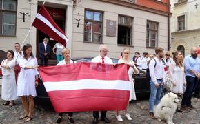 Латвия выстроилась в «цепь солидарности» в поддержку Беларуси