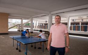 Чемпион Олимпиады в Сиднее Кулинченко подарил детям ЖК «Одесский» теннисный стол